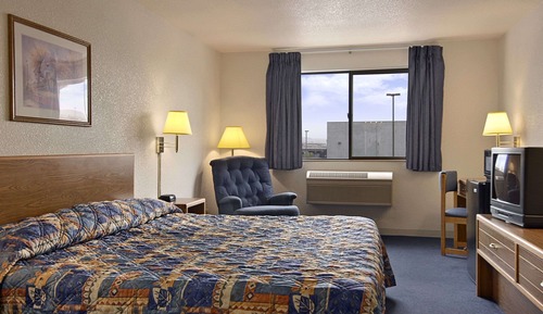 Standard Room, 1 Queen Bed