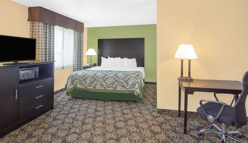 Deluxe Studio Suite, 1 King Bed, Non Smoking