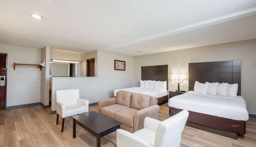 Suite, 2 Queen Beds, Non Smoking