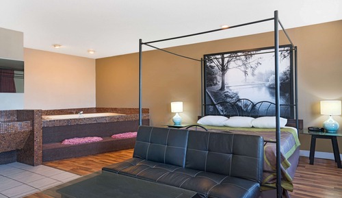 Suite, 1 King Bed, Microwave
