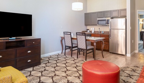 Studio, 1 King Bed, Non Smoking, Kitchen