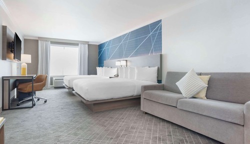 Suite, 2 Queen Beds, Non Smoking