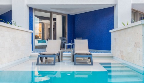 Deluxe Room, 1 King Bed (Heaven - Swim Up)
