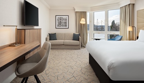 Suite, 1 King Bed, Corner