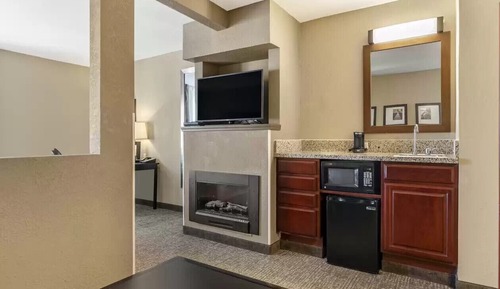 Suite, 1 King Bed with Sofa bed, Non Smoking (2 Person Sofa bed)