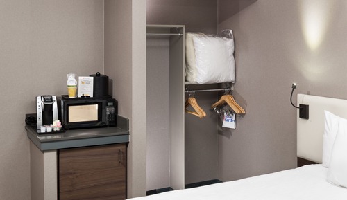 One King Bed, Accessible