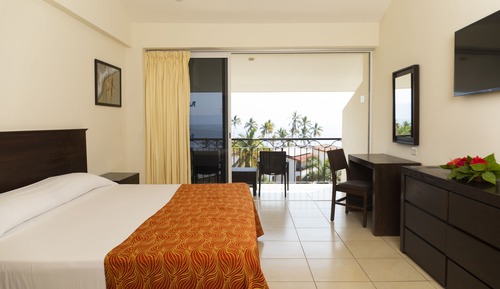 Deluxe Room, 1 King Bed, Balcony, Pool View