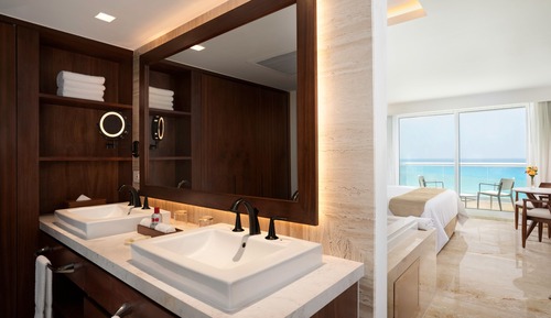 Superior Junior Suite Ocean View - Two Double Beds