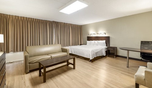 Suite, 1 King Bed, Accessible (Smoke Free)