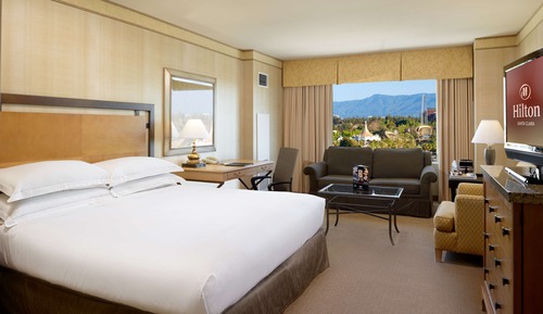 Deluxe Room, 1 King Bed with Sofa bed