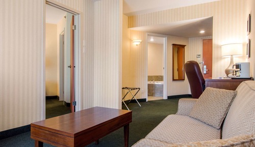 Suite, 1 Queen Bed with Sofa bed, Non Smoking