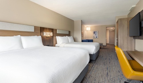 Suite, Multiple Beds, Accessible (Accessible Tub)