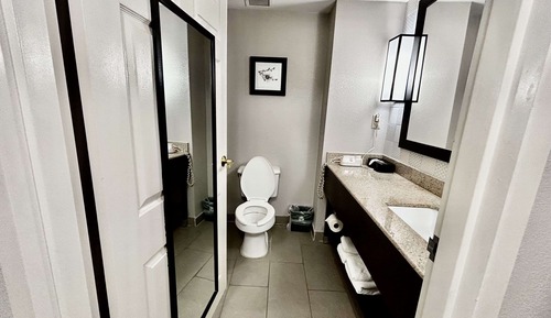 Studio Suite, 1 King Bed, Non Smoking