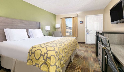 Room, 1 King Bed, Non Smoking