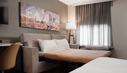 Suite, Multiple Beds (Mobility/Hearing Accessible, Tub)