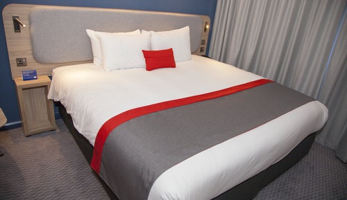 Standard Room, 1 King Bed (with Free Hot Breakfast)