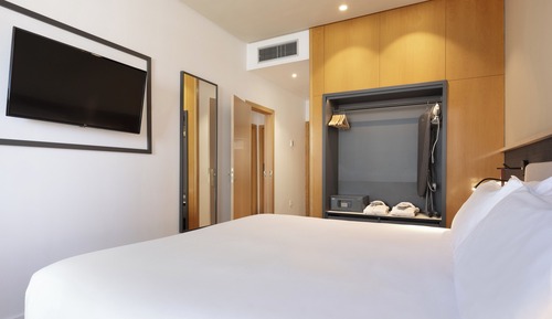 Premium Room (Connected)
