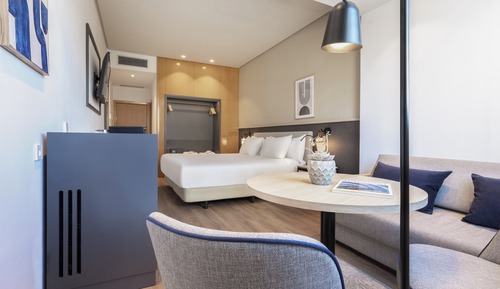 Junior Suite (Room, 2 Adults + 2 Children)
