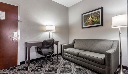 Suite, Non Smoking (2 Queen, 2 Person Sofabed)