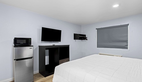 Suite, 1 King Bed, Non Smoking (Deluxe)