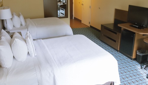 Room, 2 Queen Beds, Accessible Bathtub