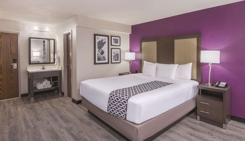 Deluxe Room, 1 King Bed, Non Smoking