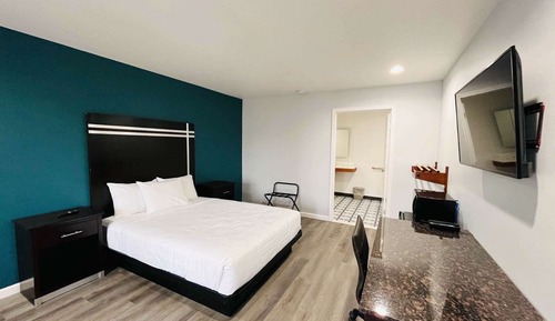 Standard Room, 1 Queen Bed, Non Smoking