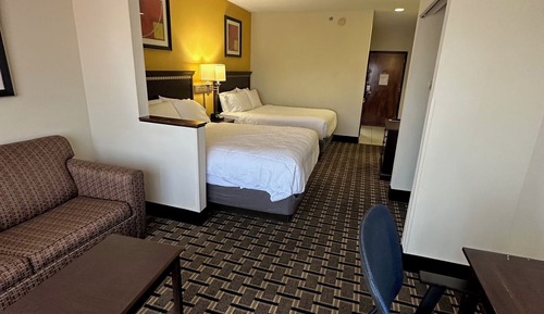 2 Queen Suite