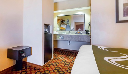 Standard Room, 2 Queen Beds, Non Smoking