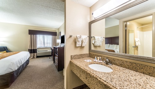1 King Bed, Efficiency, Suite, Nonsmoking, Upgrade