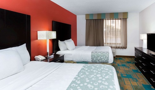 2 Room Suite, 2 Full Sized Beds, Sofa Sleeper, MW/RF