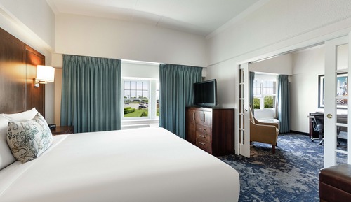 Suite, 1 King Bed, Non Smoking