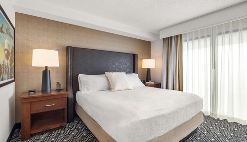 Suite, 1 King Bed, Accessible, Non Smoking