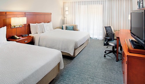 Room, 2 Queen Beds (Mobility/Hearing Accessible, Tub)