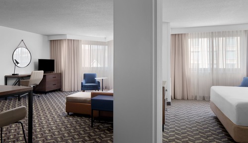 Suite, 1 Bedroom, Non Smoking (Mobility/Hearing Accessible, Tub)