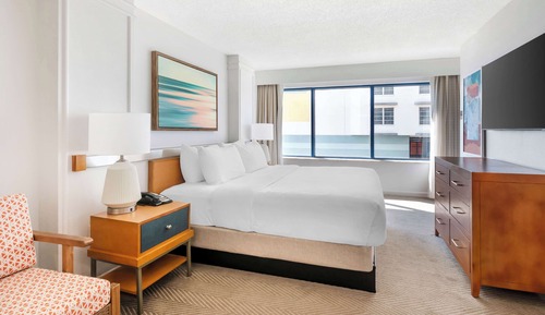 1 BEDROOM KING SUITE WITH BALCONY