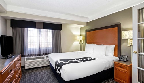 Suite, 1 King Bed, Non Smoking