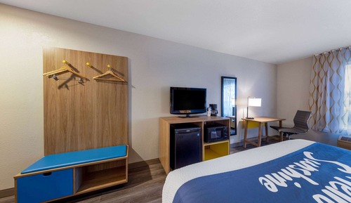 Suite, 1 King Bed, Non Smoking
