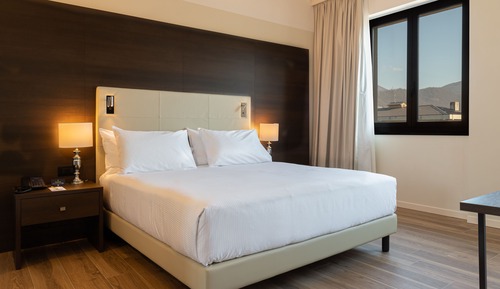 Family Room, 1 King Bed (Deluxe, Connecting Rooms)