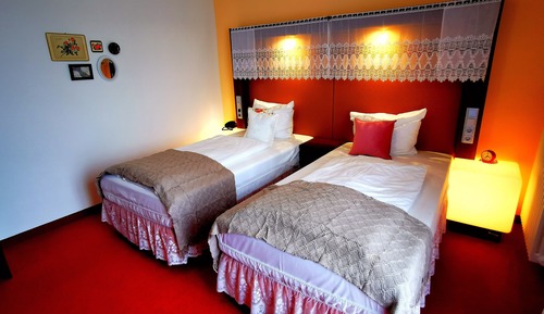 Twin Room (ALMA's)