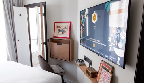 Petite Room