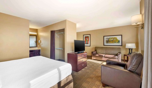 Deluxe Studio, 1 King Bed with Sofa bed, Non Smoking