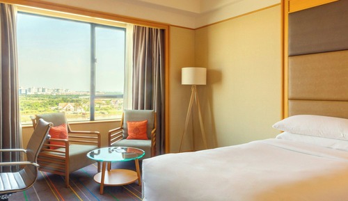 Deluxe Room, 2 Twin Beds, River View