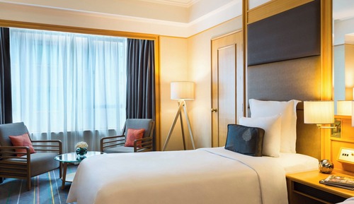 Deluxe Room, 2 Twin Beds, City View