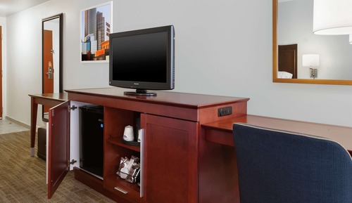 Room, 1 King Bed, Accessible (Hearing)