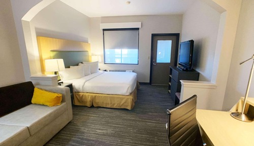 Room, 1 King Bed, Non Smoking, Balcony