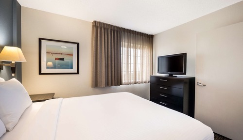 Suite, 1 Queen Bed with Sofa bed, Accessible (Hearing Accessible One Bedroom Suite)