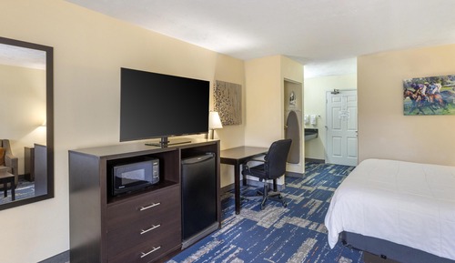 Standard Room, 1 King Bed, Accessible, Non Smoking