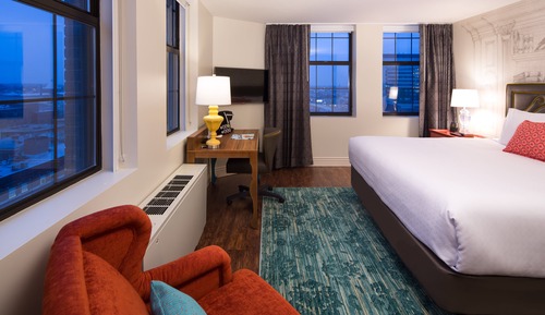 Suite, 1 King Bed, Mobility Accessible (Communications)
