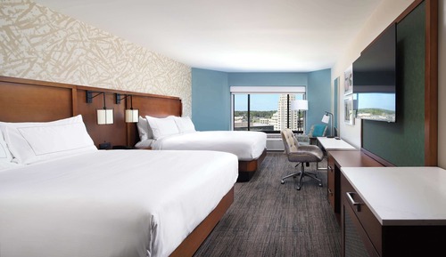 Room, 2 Queen Beds, Accessible, City View (Roll-In Shower)